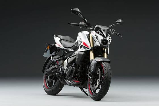 BAJAJ DOMINAR NS400Z BAJAJ DOMINAR NS400Z